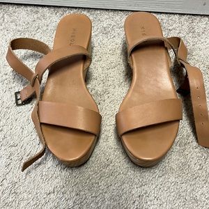 Nisolo Sarita Platform Sandal - size 7.5